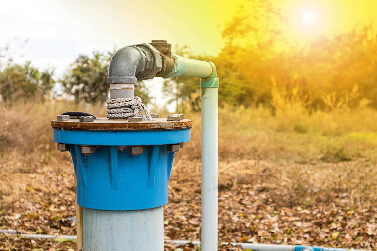 Well Pump Being Shown At Dusk