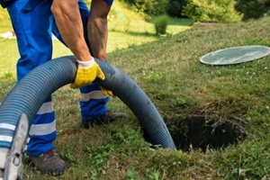 emptying household septic tank