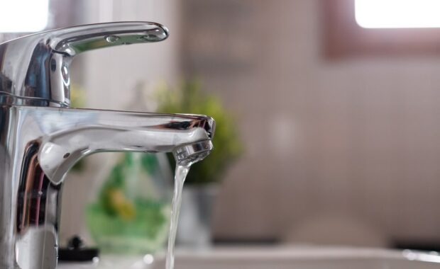 open faucet washbasin with low water pressure