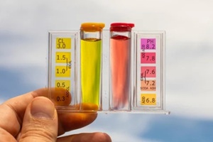 swimming ph for pool to check chlorine